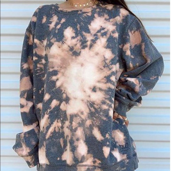 Women’s Tie Dye Print Oversized Long Sleeve Top - Picture 3 of 3